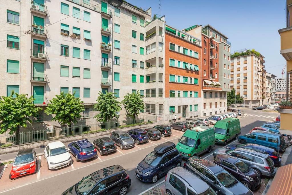 Spacious And New Apt In Citta Studi Milan Luaran gambar