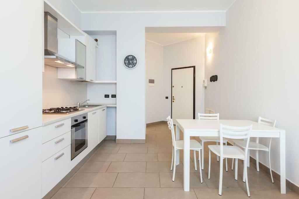 Spacious And New Apt In Citta Studi Milan Luaran gambar