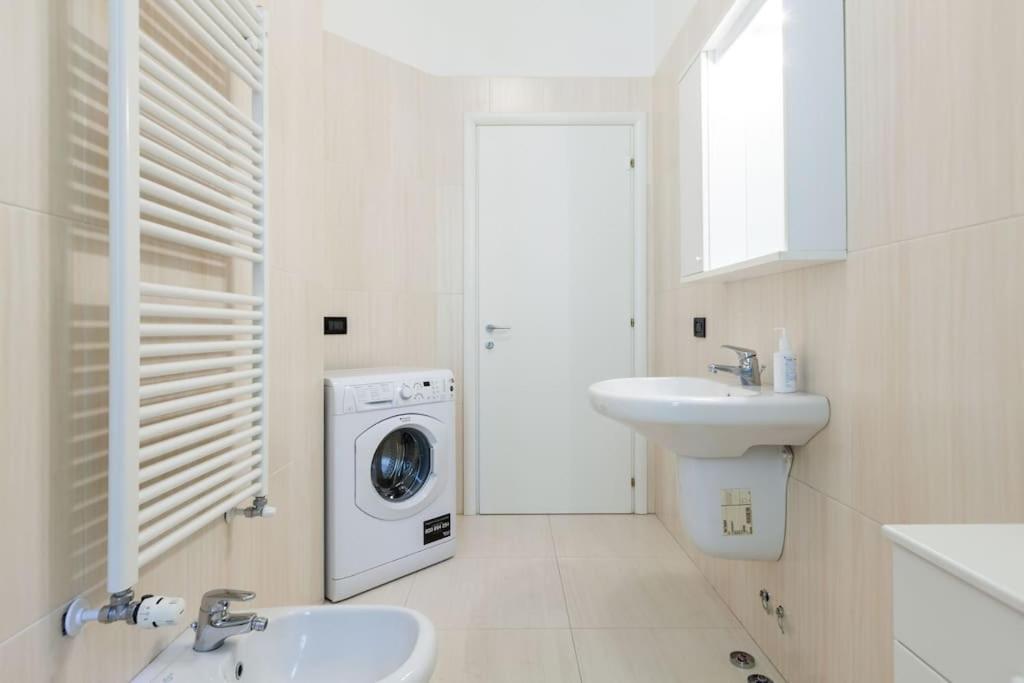 Spacious And New Apt In Citta Studi Milan Luaran gambar